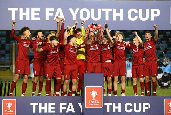 霍奇森：英格兰中场人才济济，图赫尔任何决定都可能引发争议（霍奇森：英格兰中场群星荟萃，图赫尔做出任何取舍都难免招致争议）