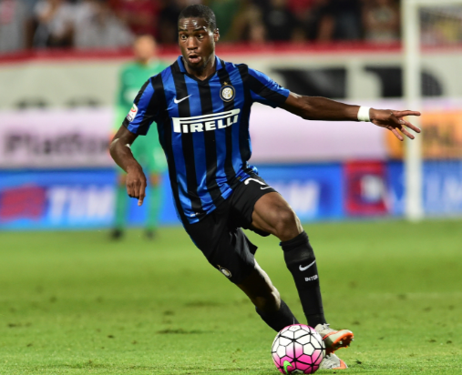 什琴斯尼因肠胃炎缺阵，巴塞罗那迎战奥萨苏纳冲击七连胜（什琴斯尼因胃肠炎缺席，巴塞罗那对阵奥萨苏纳力争七连胜）