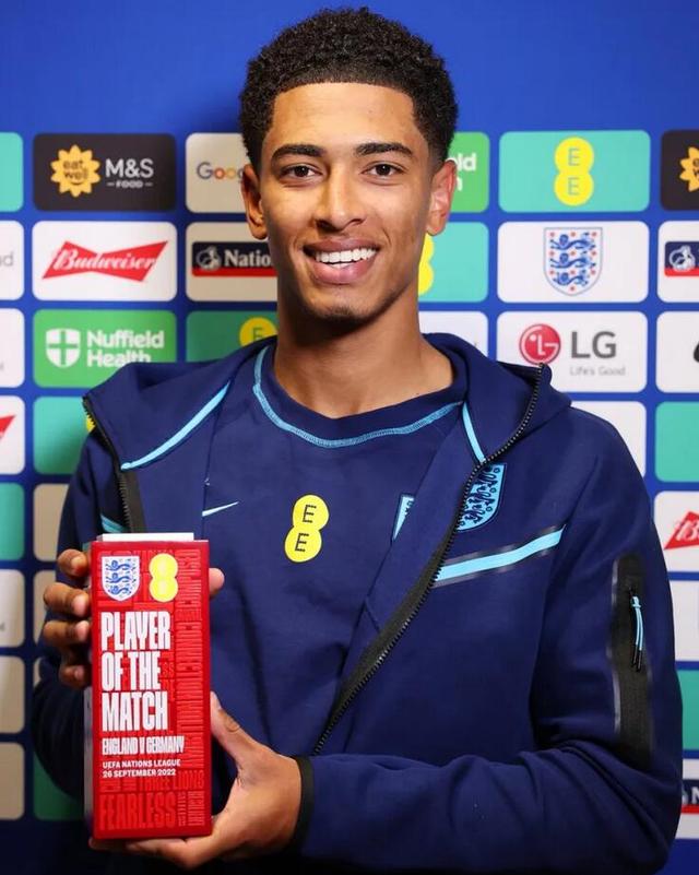 内姆布哈德延续状态＆弗拉格半场高效，独行侠半场领先10分（内姆布哈德手感在线，弗拉格半场高效输出，独行侠中场领先10分）